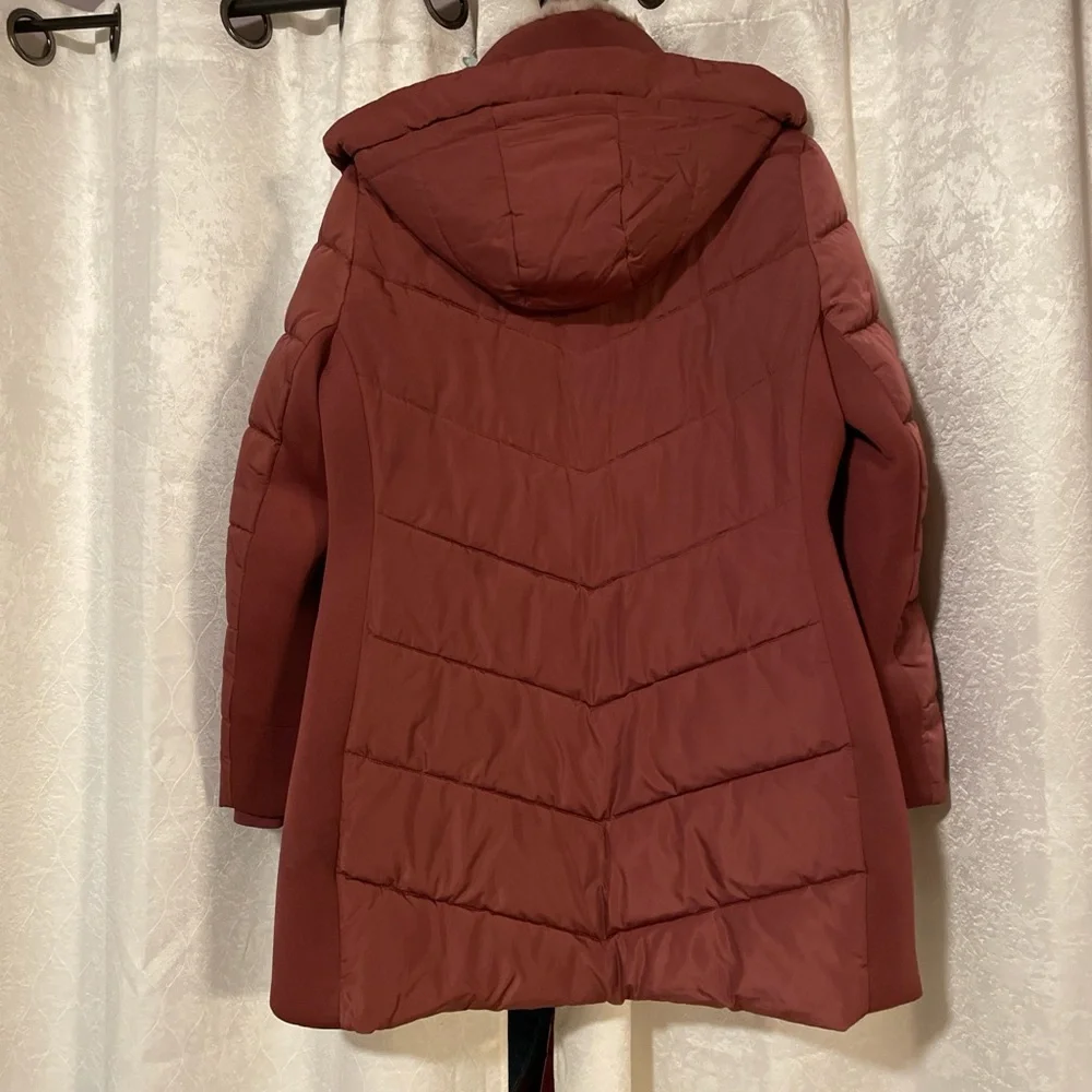 Andrew Marc Women's Puffer Coat with Faux Fur Hood - Rust - Picture 3 of 7